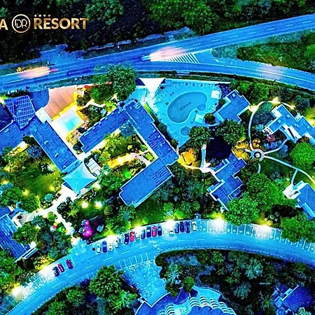 Dana Hotel 4*